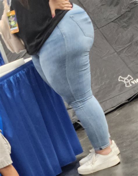 Out In The Wild 31 Biggest Phattest Ass Iv Seen On A BBW Tight Jeans Forum