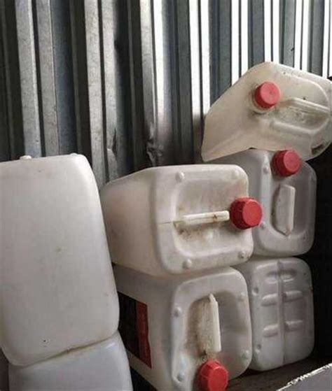 Канистра пластиковая 20 литров купить | Автозапчасти | Festima.Ru ...