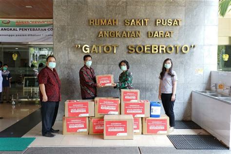 Meccaya Pharmaceutical Salurkan 4 500 APD Untuk RS Rujukan COVID 19