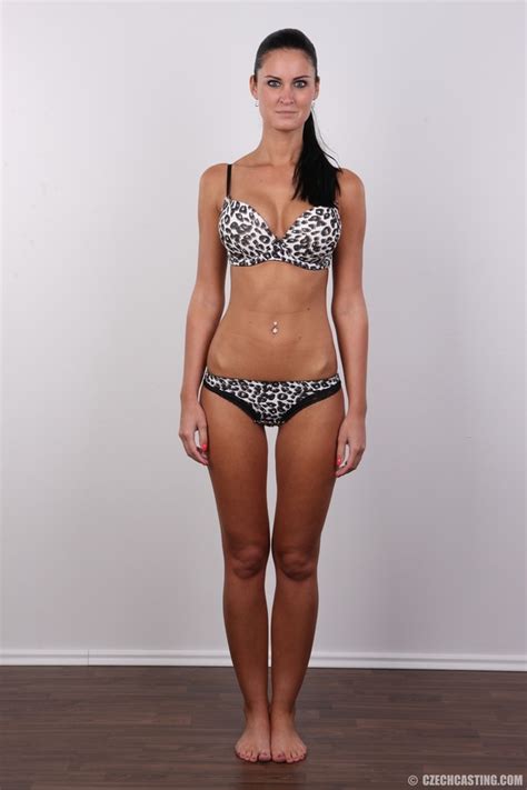 Tanned Ponytailed Brunette Babe Looking Rea XXX Dessert Picture