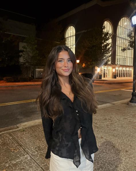 Addy Kate In 2025 Pretty Brunette Pretty Hair Color Kate Davis