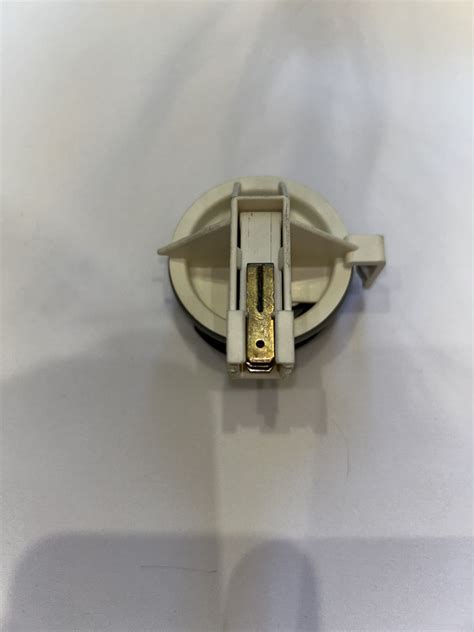 Датчик уровня воды (прессостат) для посудомоечной машины Indesit ...