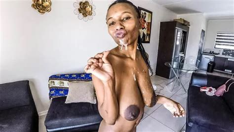 Schwarze Amateur Milf Melkt Wei En Falschen Produzenten Schwanz In Nahaufnahme Xhamster