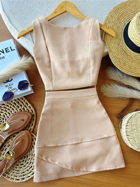 Conjunto Saia e Cropped Lorena Nude Elegância e Conforto para o Dia a Dia