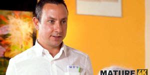 Mature K Eccentric Mature Not Shy To Seduce Waiter While Husband Watches Tnaflix