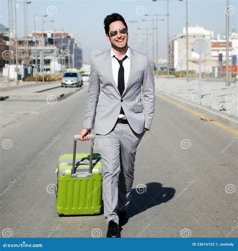 how to put suit in suitcase 5