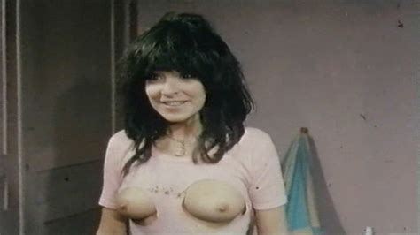 Naked Monique Vita In Le Rallye Des Joyeuses