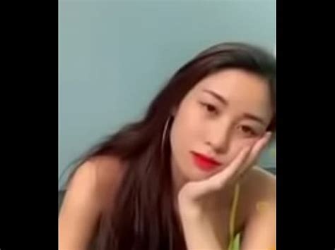 gái xinh uplive mặc 2 dây lộ hàng cực hot XVIDEOS