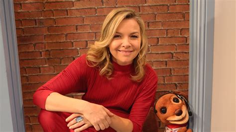 The Justine Clarke Show Songs Everywhere S A Dance Floor Abc Iview