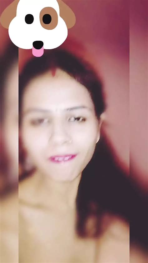 Latika nimmt einen Schwanz und genießt Sex mit einem Doggystyle Ficker xHamster