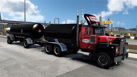 American Truck Simulator 2023 1.47 Mack R+ Addon trailer combo free