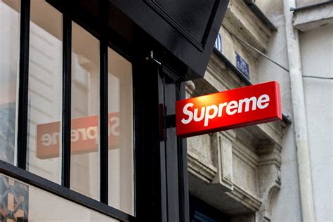 Supreme Stores: A Practical Guide to Every Supreme Store Worldwide 