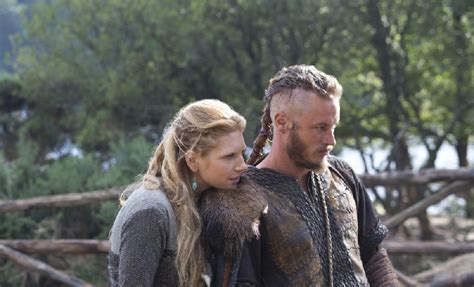 Bild Zu Katheryn Winnick Vikings Bild Travis Fimmel Katheryn