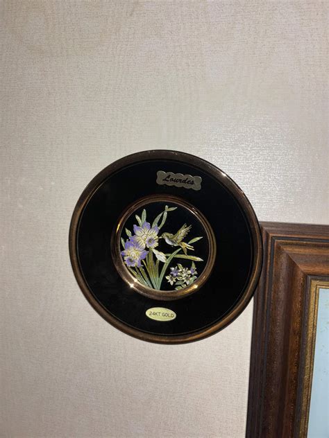 Wie nennt man dieses Teller und wieviel ist es wert? (Kunst