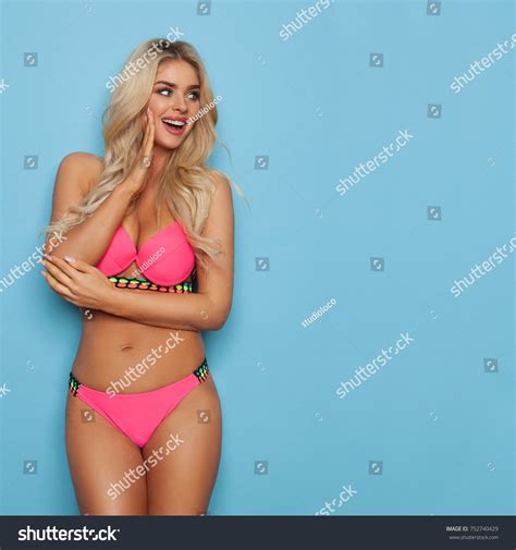Beautiful Blond Woman Pink Bikini Holding Stock Photo 752740429 Shutterstock