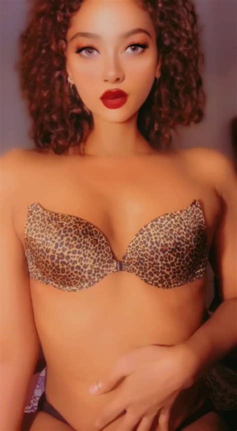 Pressing My Tits Ashemaletube