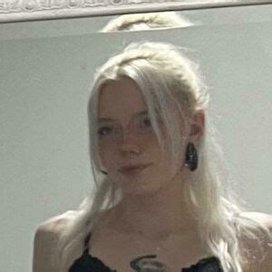 Home Alone Mum Nude Photo