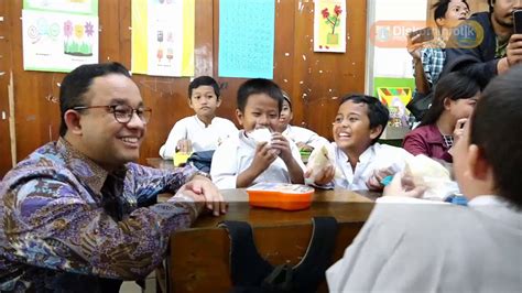 Apr Gub Anies Baswedan Meninjau Program Pmtas Di Sekolah Youtube