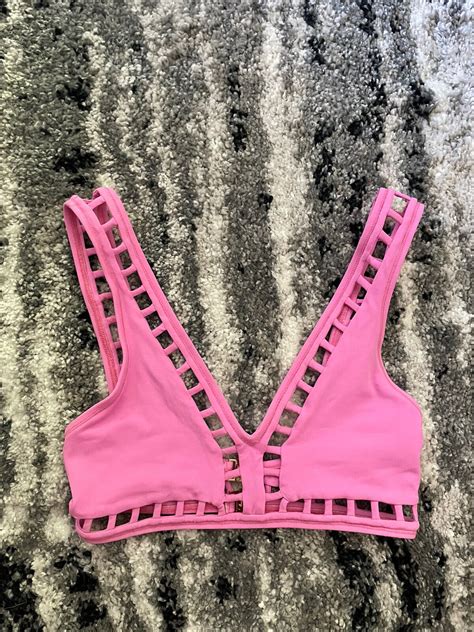 OYE SWIMWEAR Ela Cutout Pink Bikini Swim Top 11130 Si Gem