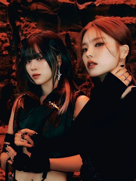 Itzy Born To Be | Itzy, K pop music, Music albums