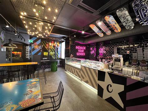 London Elephant And Castle Creams Cafe The Uks Favourite Dessert