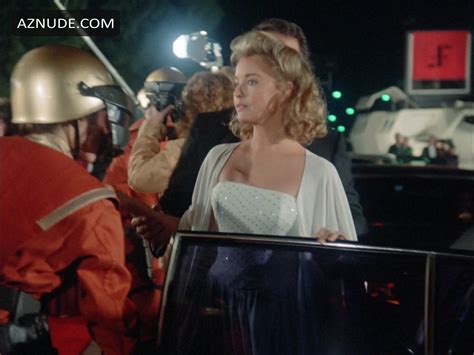 FAYE GRANT Nude AZNude