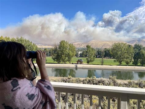 idl warm dry fall extends idahos active fire season