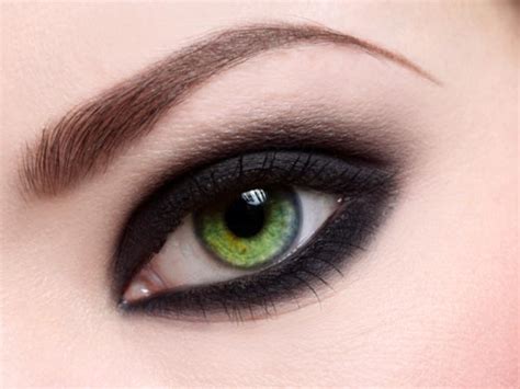 Natural Ways To Get Beautiful Eyes - Boldsky.com