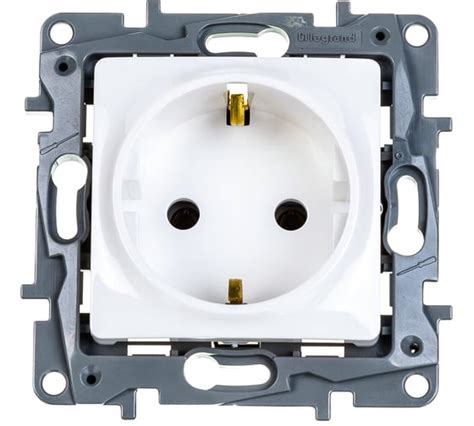 Механизм розетки Legrand 1-м СП Etika 2К+З 16 А с заземлением винтовые ...