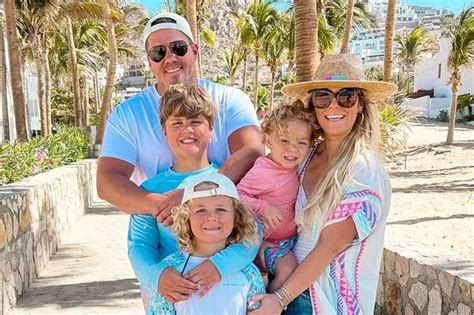 Georgia Salpa Reveals Bikini Body On Holiday Before Getting Legs Out