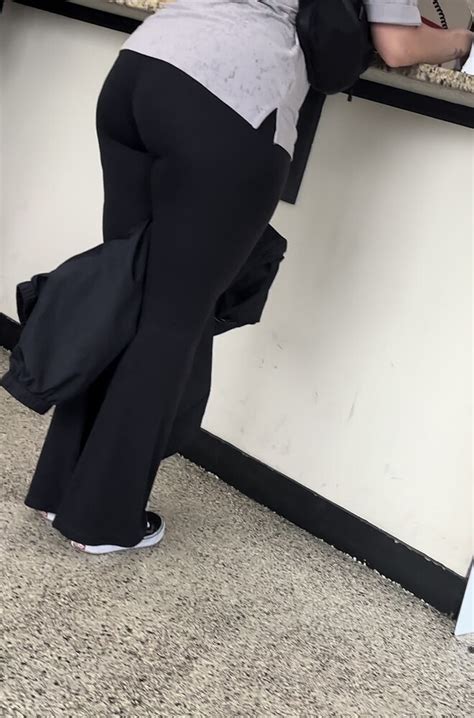 My Thick Ass Pawg Co Worker Oc Spandex Leggings Yoga Pants Forum