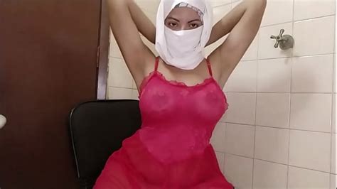 Sexy Arabian Bi Slut Masturbate Squirting Pussy In Niqab On Webcam Xxx Mobile Porno Videos