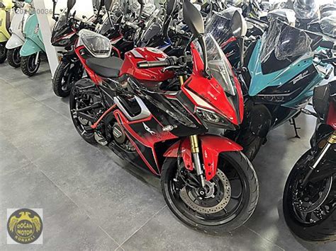 RKS SRK250 RS 2024 Model Naked Roadster Motor Motosiklet Mağazasından Sıfır 171 760 TL