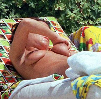 Victoria Beckham Nude Topless Pics Porn Video Scandal Planet