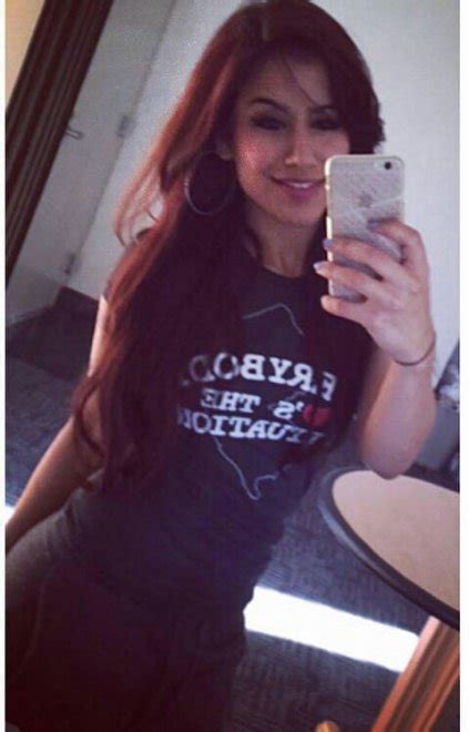 Arab Girls Are Stupid Thicc But They Never Flaunt It Well Enough Porn Pic