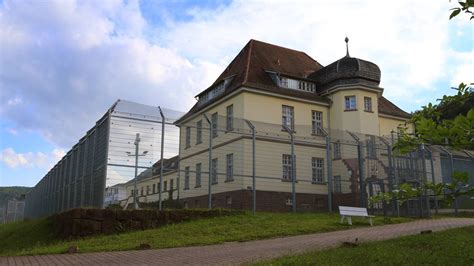 Prozess Um Sex Mit Gefangenem Krankenschwester Angeklagt