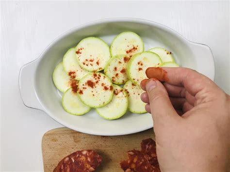 Кабачки з паприкою і чорізо за рецептом Євгена Клопотенка