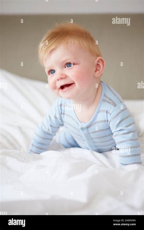 Baby Smiling Babe Babies Human Babies Smile Stock Photo Alamy