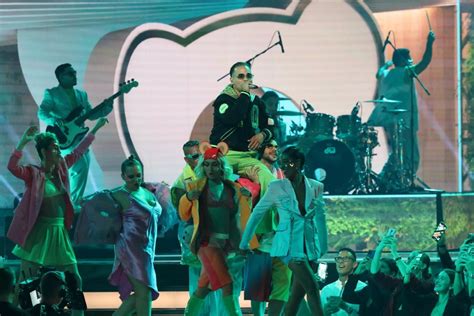 Así Se Viven Los Premios Billboard 2022 Tabasco Hoy