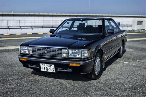 Toyota Crown 1990 Japans Pinnacle Executive Sedan Arrives Car News