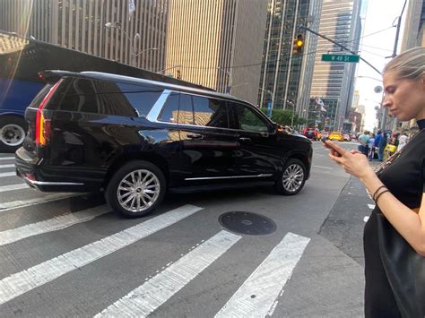 LaGuardia Airport Car Service | Private Professional Driver