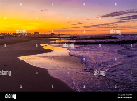 Rimini Beach Italy Hi Res Stock Photography And Images Alamy