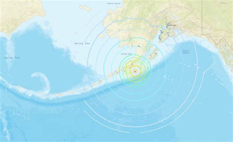 *BREAKING NEWS* A powerful M8.2 earthquake recorded south of Alaska ...