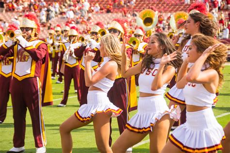Usc Vs Wmichigan Hot Cheerleaders Cute Cheerleaders Usc Football