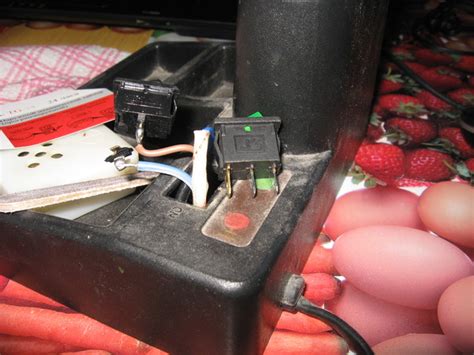 Ответы Mail: сломался выключатель на настольной лампе новый купил с ...