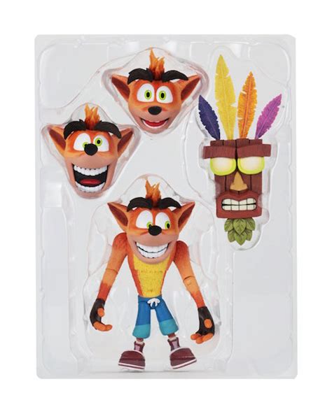 Neca Toys Ultra Deluxe Crash Bandicoot With Aku Aku Mask Figure