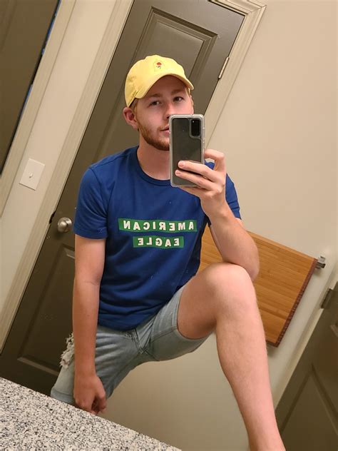 Is This How You Do The Gay Mirror Pose R GaymersGoneMild