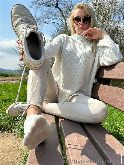 Emmyfeetandsocks Theluckyguy Efs Nude OnlyFans Leaks Fappening FappeningBook