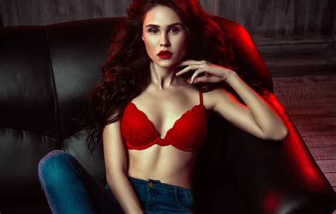 Girl Hot Sexy Eyes Smile Beautiful Figure Model