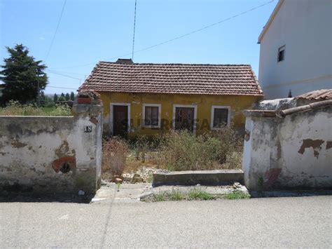 Quintas e casas rústicas Ruína à venda em Roliça SUPERCASA